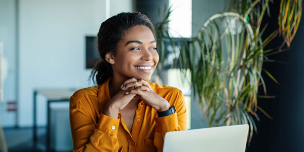 Life_IMG_3_600x300.jpg woman smiling in front of camera
